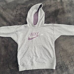 Nike Big Kids' Sportswear Club Fleece Pullover Hoodie
